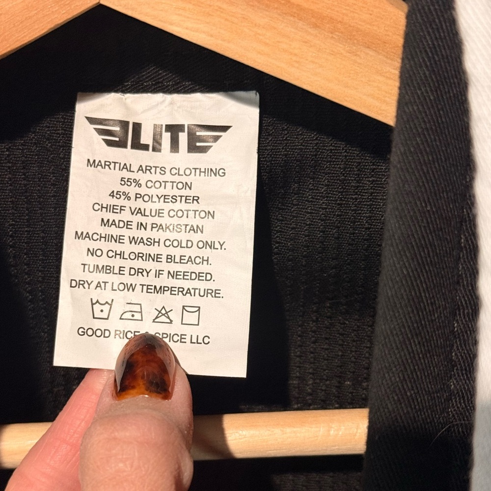 Elite Black Brazilian Jiu-Jitsu Gi Jacket and pants with Red Accents - Picture 6 of 8